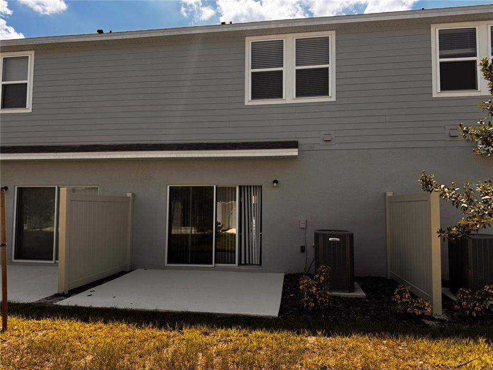 出租: $1,799 (3 贝兹, 2 浴室, 1577 平方英尺)