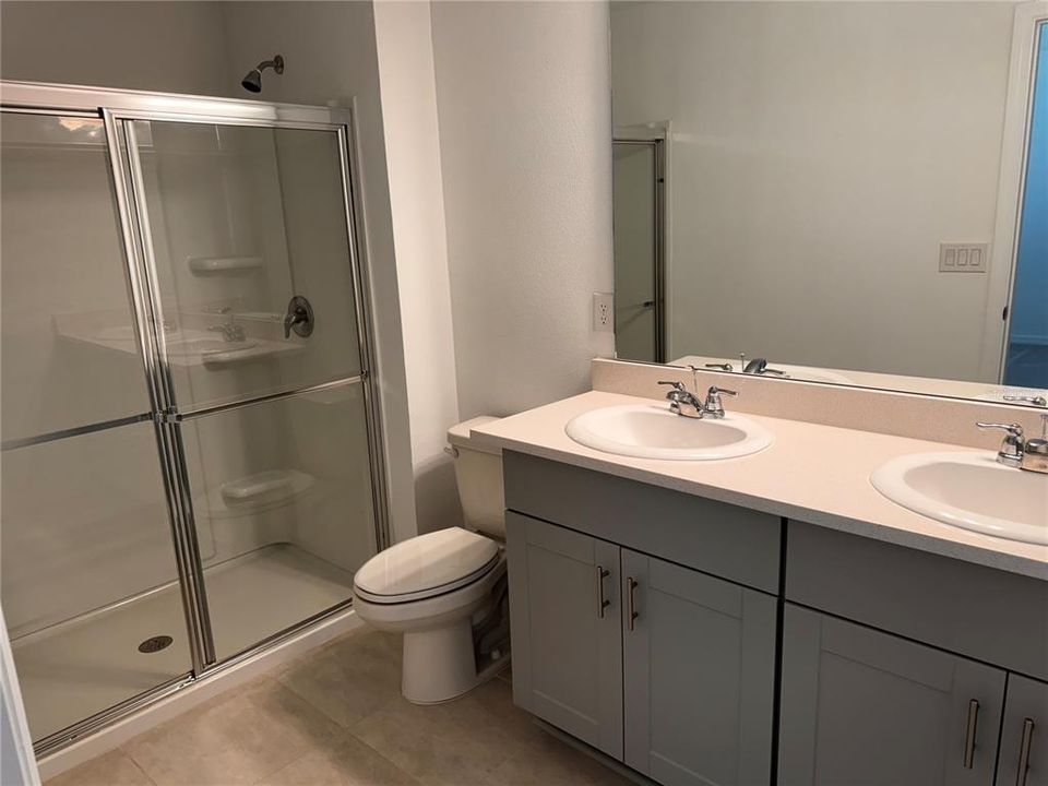 出租: $1,799 (3 贝兹, 2 浴室, 1577 平方英尺)