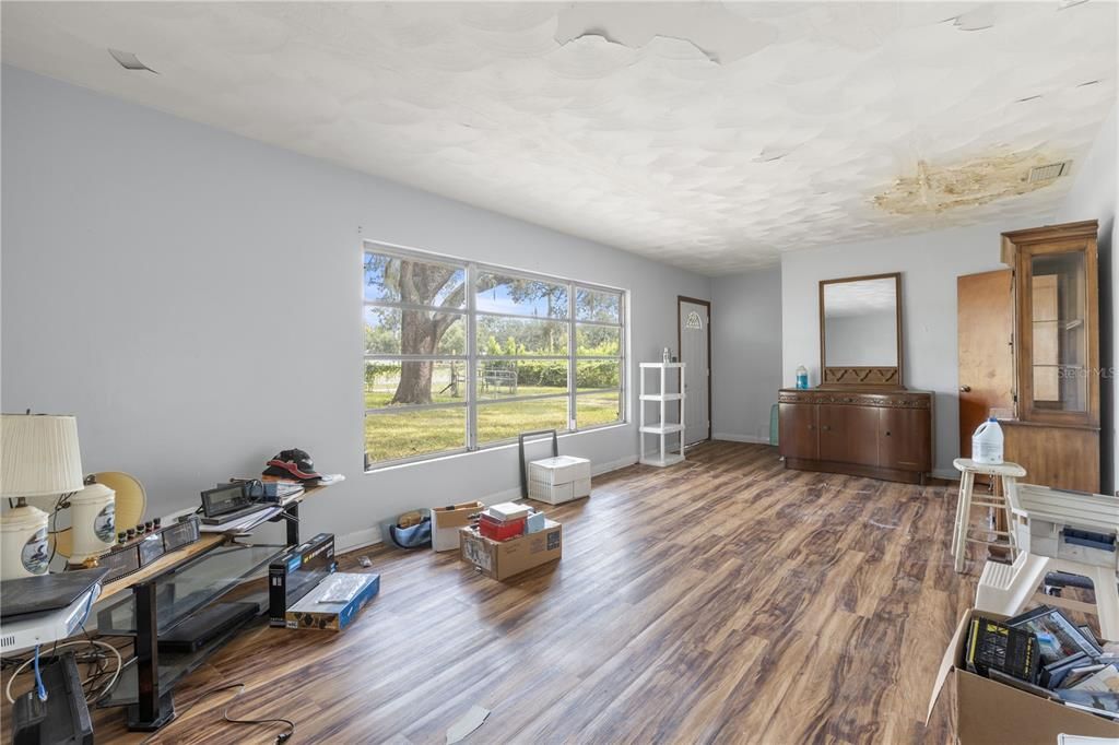 En Venta: $300,000 (2 camas, 1 baños, 1476 Pies cuadrados)