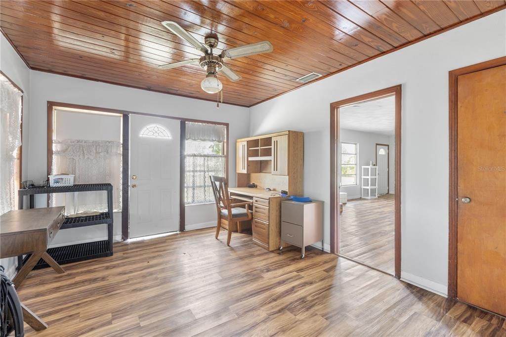 En Venta: $300,000 (2 camas, 1 baños, 1476 Pies cuadrados)