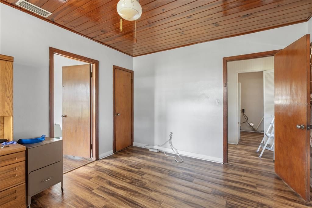 En Venta: $300,000 (2 camas, 1 baños, 1476 Pies cuadrados)