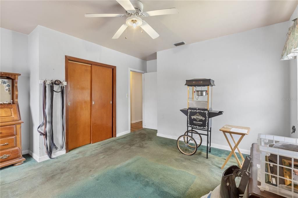 En Venta: $300,000 (2 camas, 1 baños, 1476 Pies cuadrados)