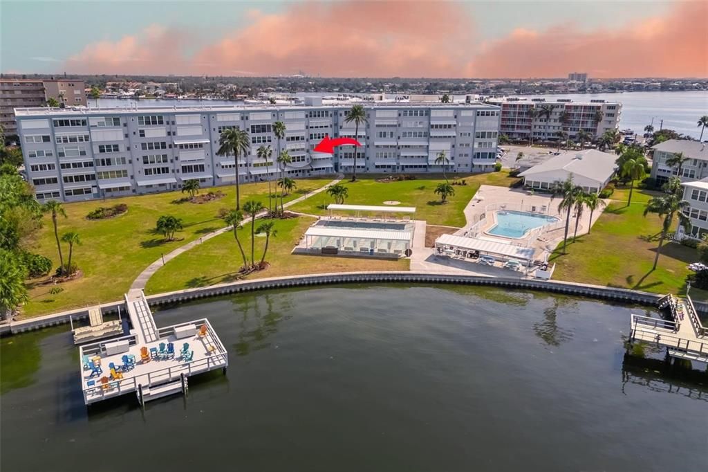 For Sale: $285,000 (2 beds, 2 baths, 1075 Square Feet)