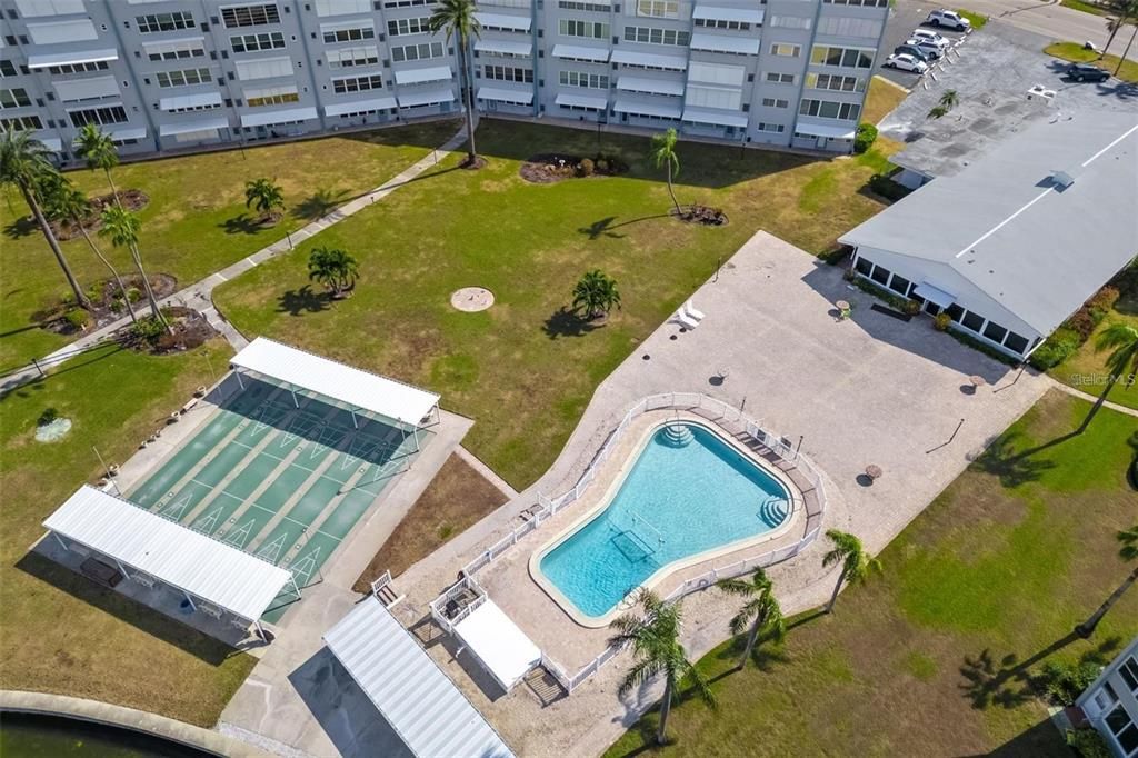 For Sale: $285,000 (2 beds, 2 baths, 1075 Square Feet)