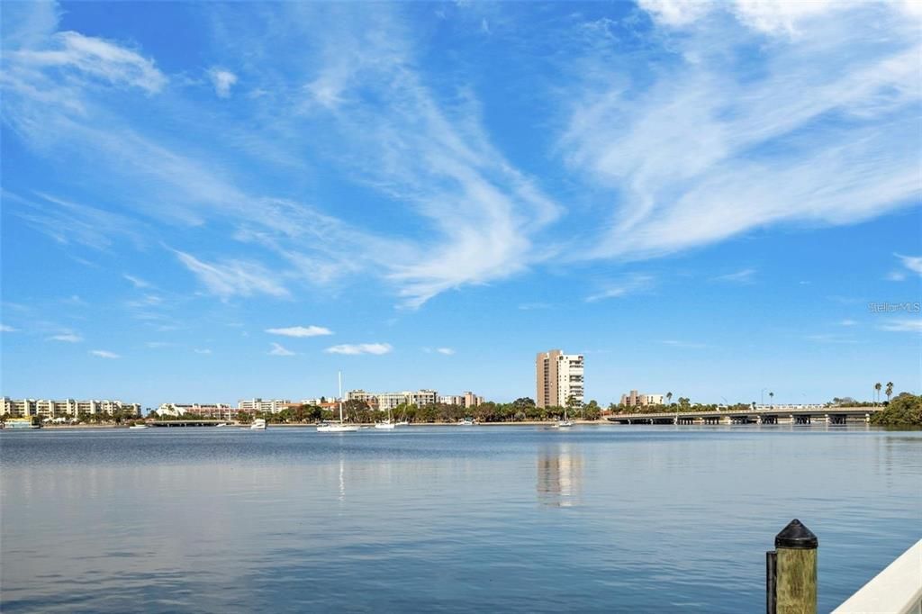 For Sale: $285,000 (2 beds, 2 baths, 1075 Square Feet)