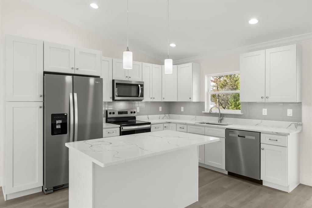 En Venta: $255,000 (3 camas, 2 baños, 1358 Pies cuadrados)