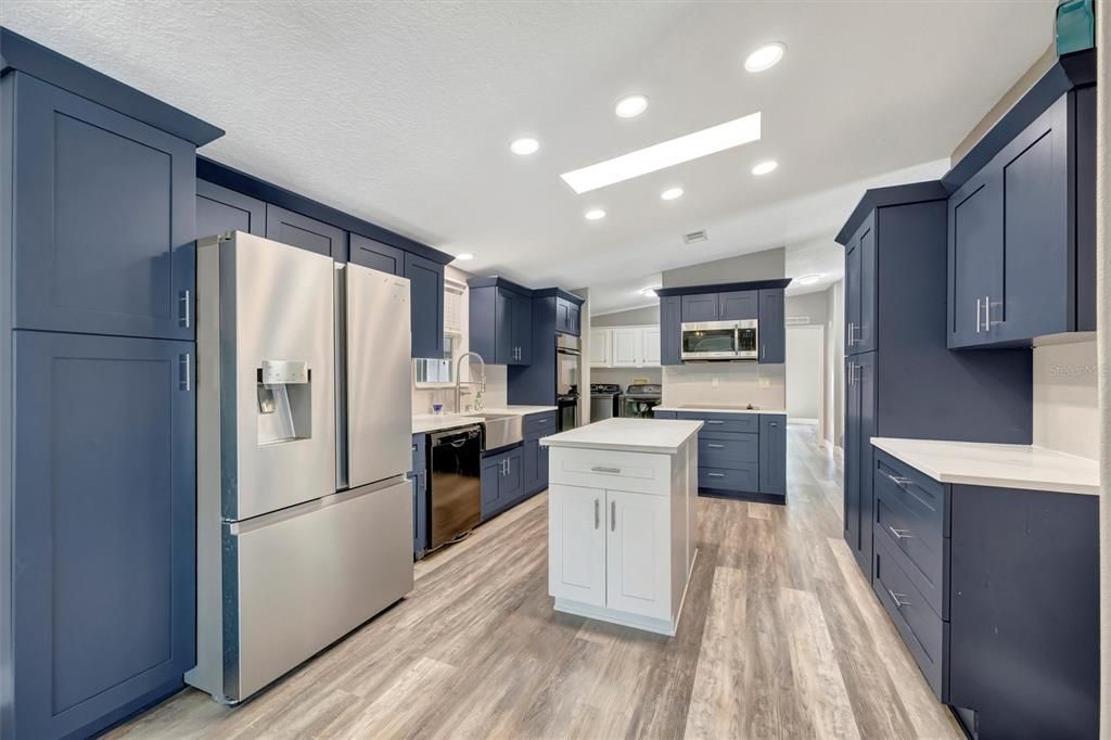 For Sale: $229,000 (2 beds, 2 baths, 1566 Square Feet)