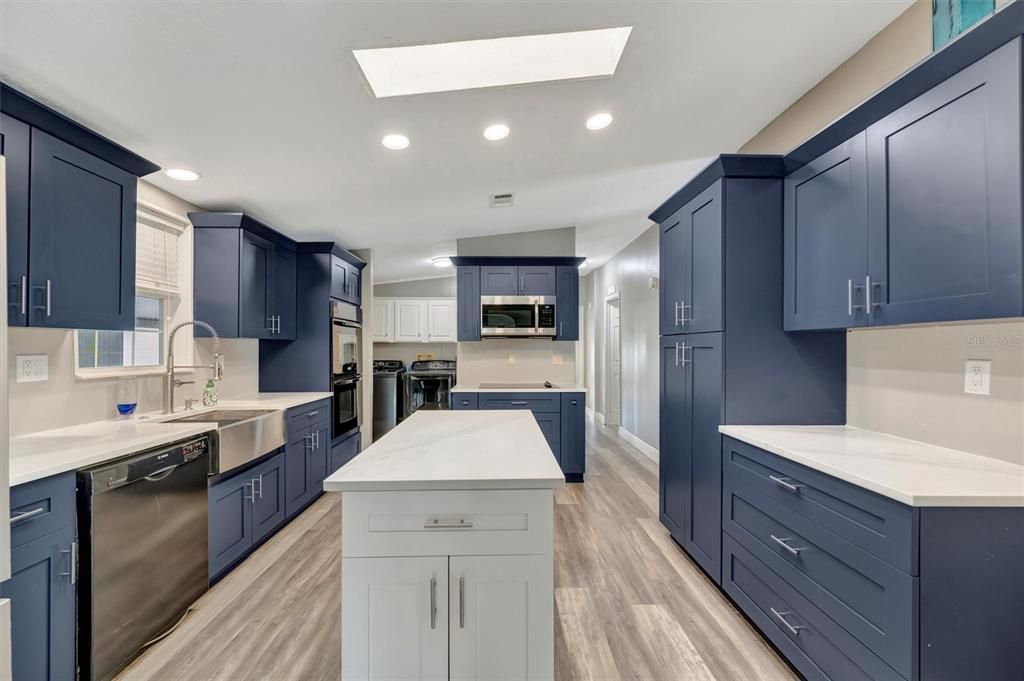 For Sale: $229,000 (2 beds, 2 baths, 1566 Square Feet)