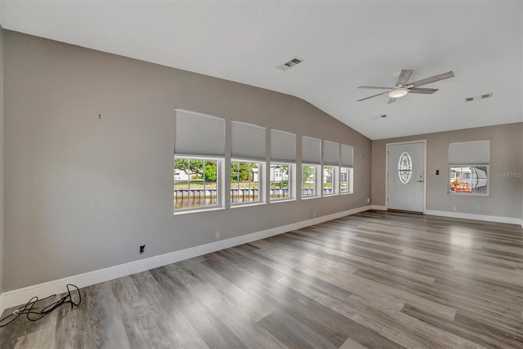 For Sale: $229,000 (2 beds, 2 baths, 1566 Square Feet)