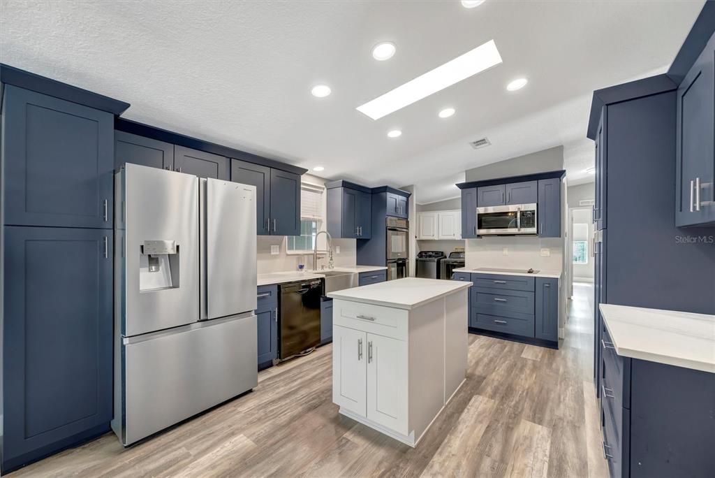 For Sale: $229,000 (2 beds, 2 baths, 1566 Square Feet)