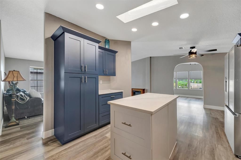 For Sale: $229,000 (2 beds, 2 baths, 1566 Square Feet)