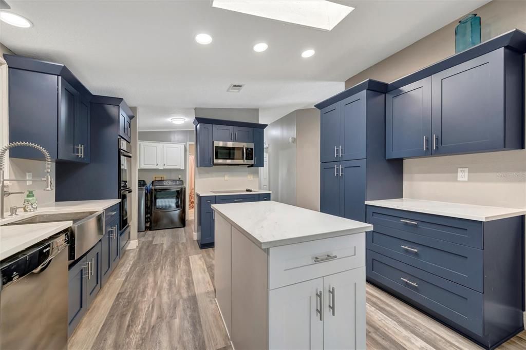 For Sale: $229,000 (2 beds, 2 baths, 1566 Square Feet)