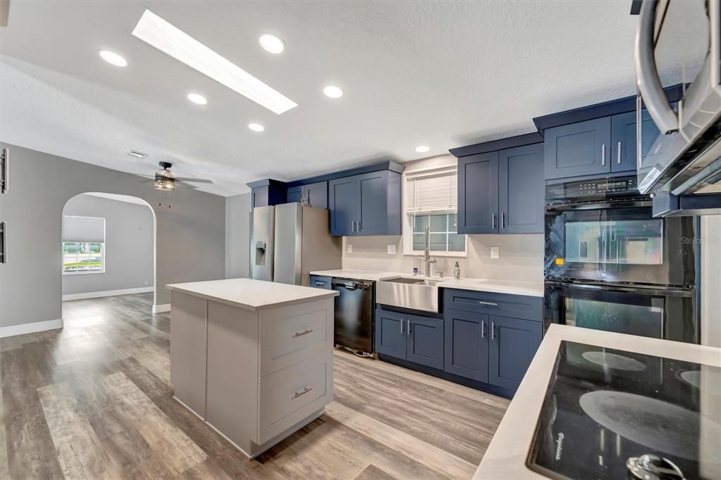 For Sale: $229,000 (2 beds, 2 baths, 1566 Square Feet)