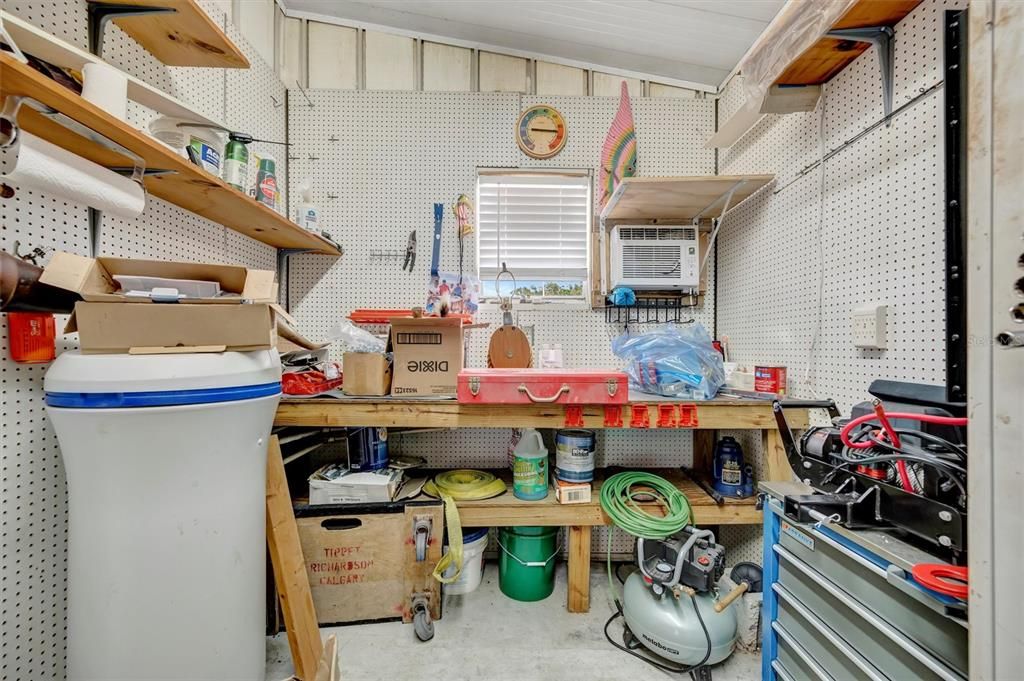 For Sale: $229,000 (2 beds, 2 baths, 1566 Square Feet)