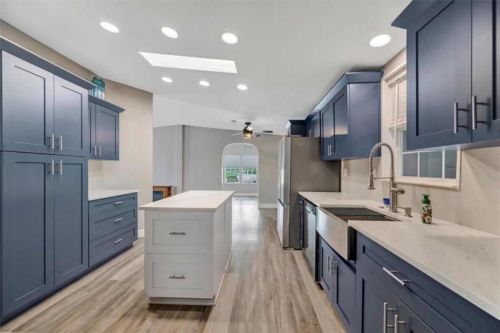 For Sale: $229,000 (2 beds, 2 baths, 1566 Square Feet)