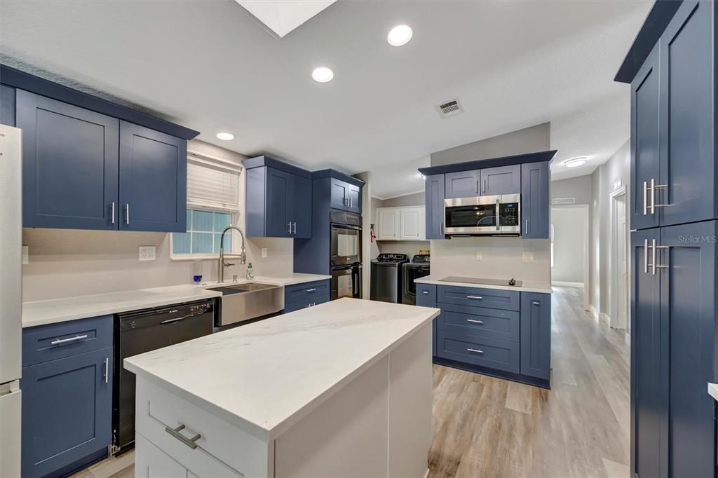 For Sale: $229,000 (2 beds, 2 baths, 1566 Square Feet)