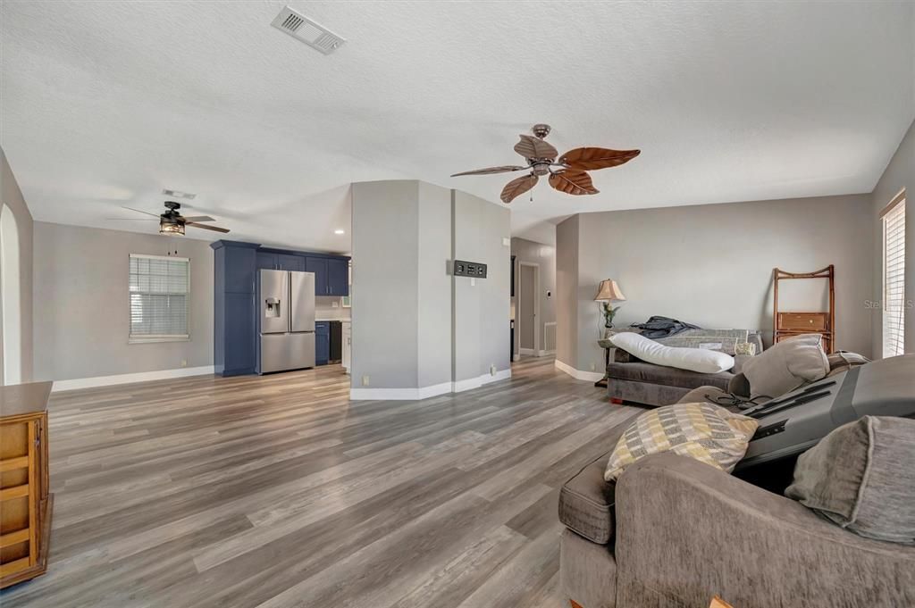 For Sale: $229,000 (2 beds, 2 baths, 1566 Square Feet)