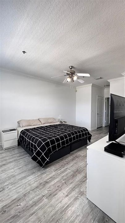 For Sale: $219,000 (2 beds, 2 baths, 1107 Square Feet)