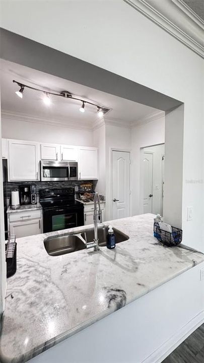 For Sale: $219,000 (2 beds, 2 baths, 1107 Square Feet)