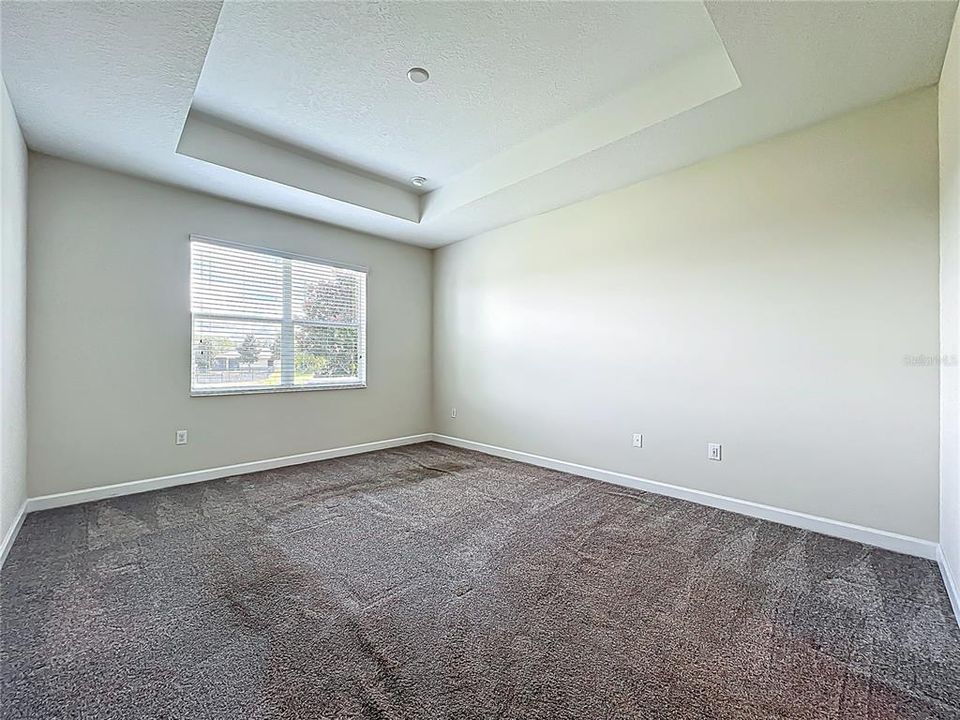 Под контрактом: $359,900 (3 спален, 2 ванн, 1582 Квадратных фут)