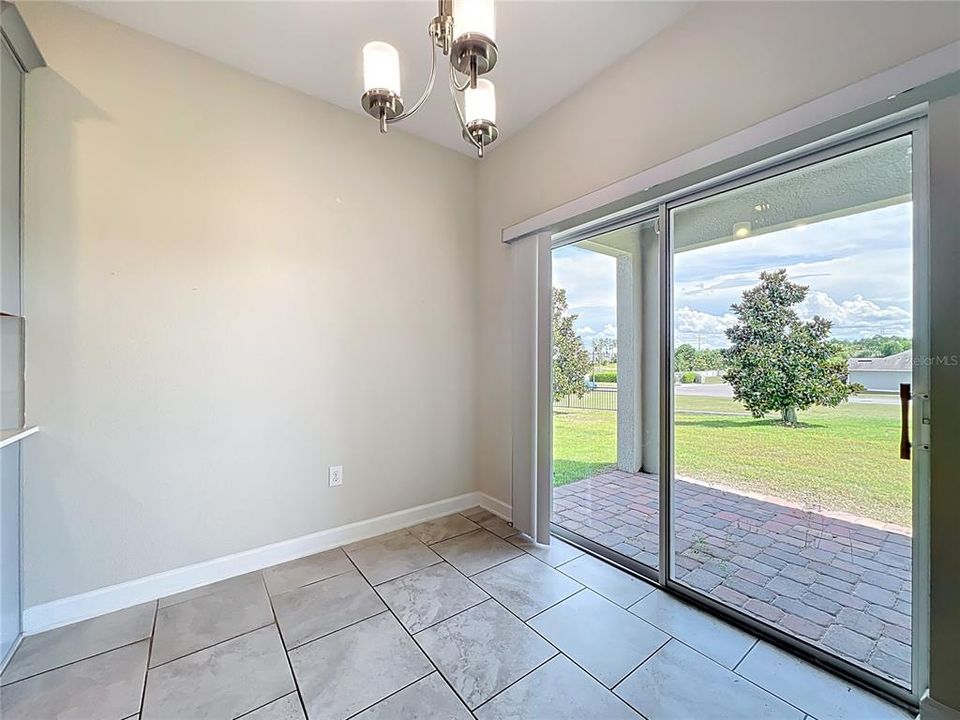 Под контрактом: $359,900 (3 спален, 2 ванн, 1582 Квадратных фут)