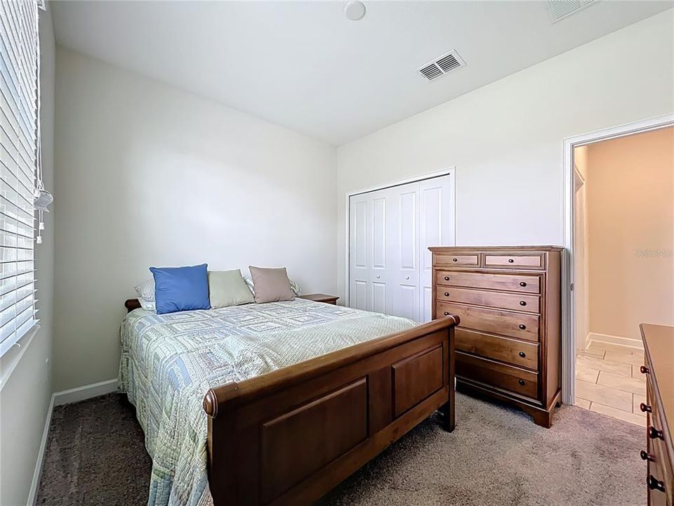 Под контрактом: $359,900 (3 спален, 2 ванн, 1582 Квадратных фут)