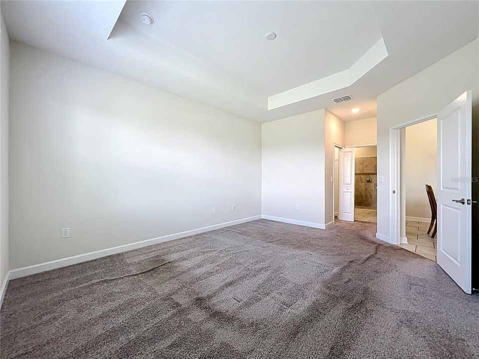 Под контрактом: $359,900 (3 спален, 2 ванн, 1582 Квадратных фут)