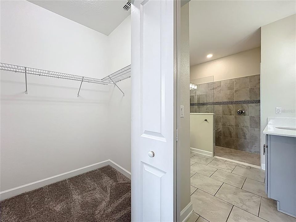 Под контрактом: $359,900 (3 спален, 2 ванн, 1582 Квадратных фут)