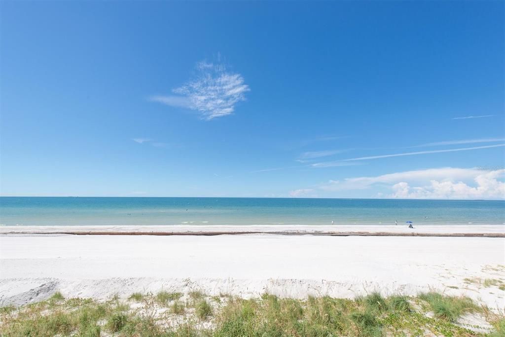 For Sale: $624,900 (1 beds, 1 baths, 875 Square Feet)