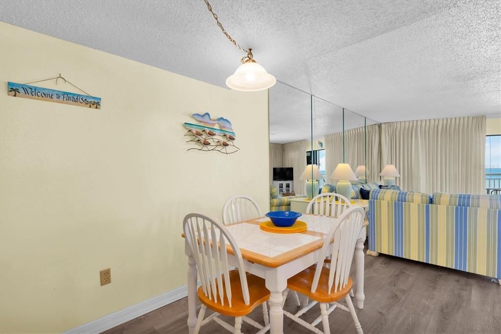 For Sale: $624,900 (1 beds, 1 baths, 875 Square Feet)