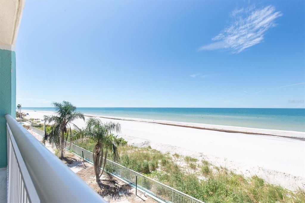 For Sale: $624,900 (1 beds, 1 baths, 875 Square Feet)