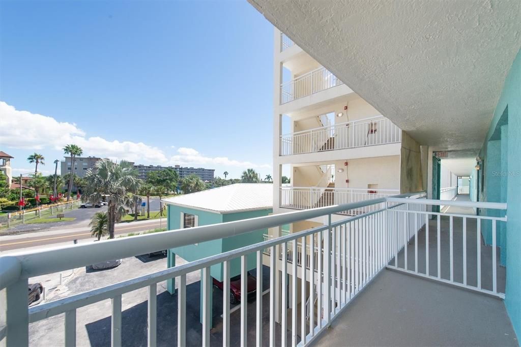 For Sale: $624,900 (1 beds, 1 baths, 875 Square Feet)