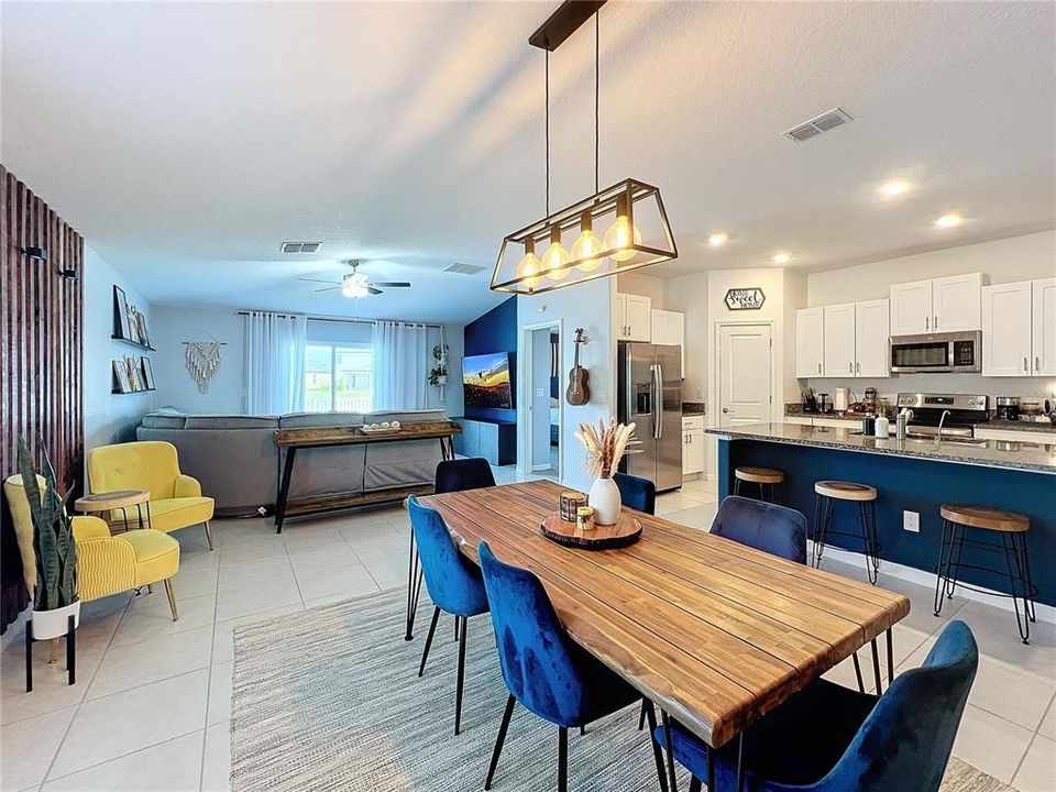 Active With Contract: $359,000 (4 beds, 2 baths, 1817 Square Feet)