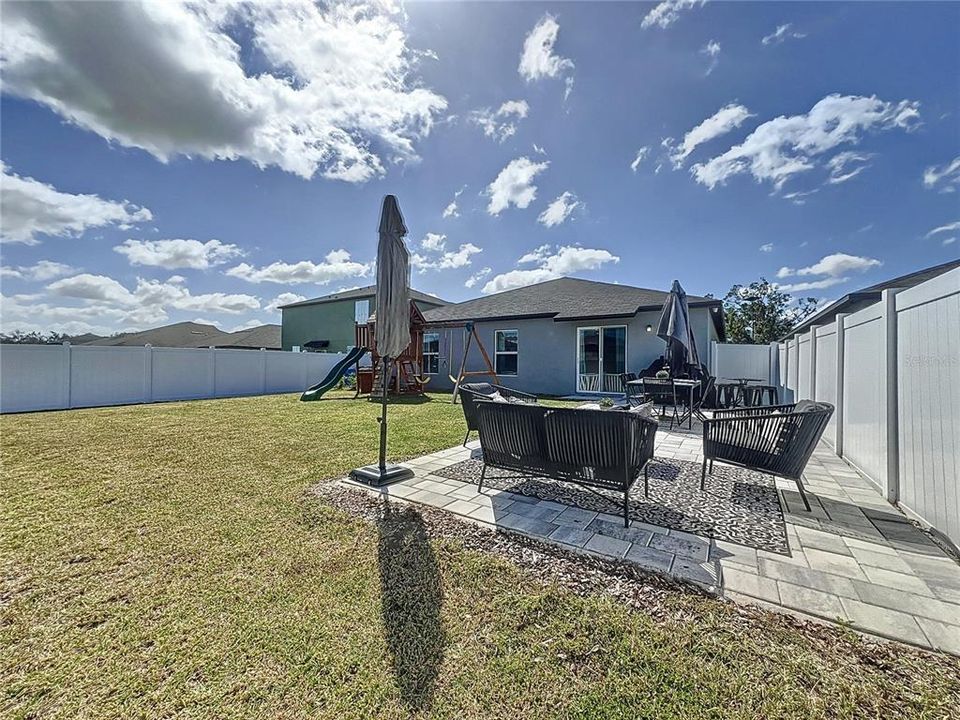 Active With Contract: $359,000 (4 beds, 2 baths, 1817 Square Feet)