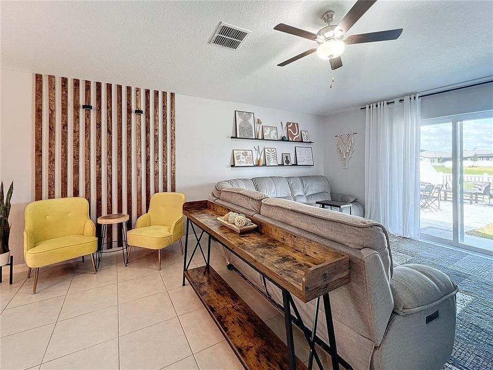 Active With Contract: $359,000 (4 beds, 2 baths, 1817 Square Feet)