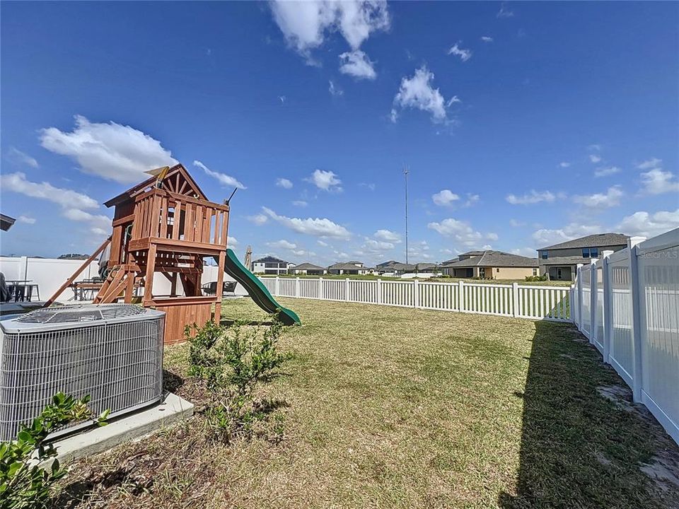 Active With Contract: $359,000 (4 beds, 2 baths, 1817 Square Feet)