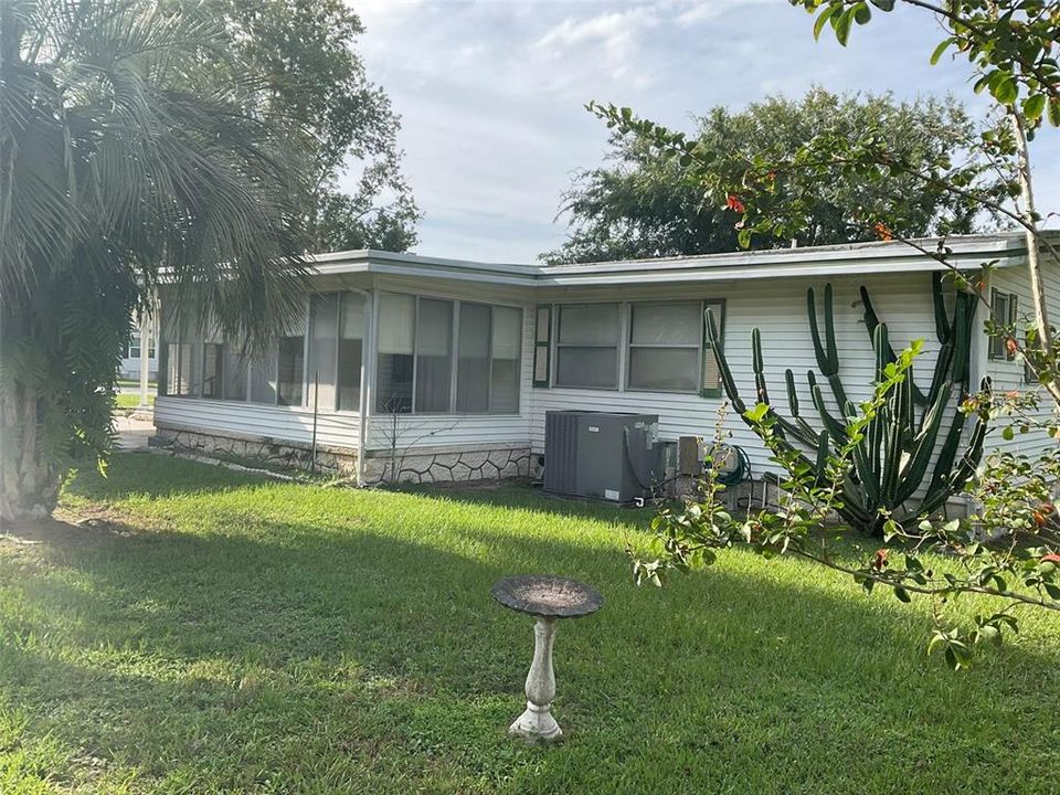 合同活跃: $75,000 (3 贝兹, 2 浴室, 1368 平方英尺)