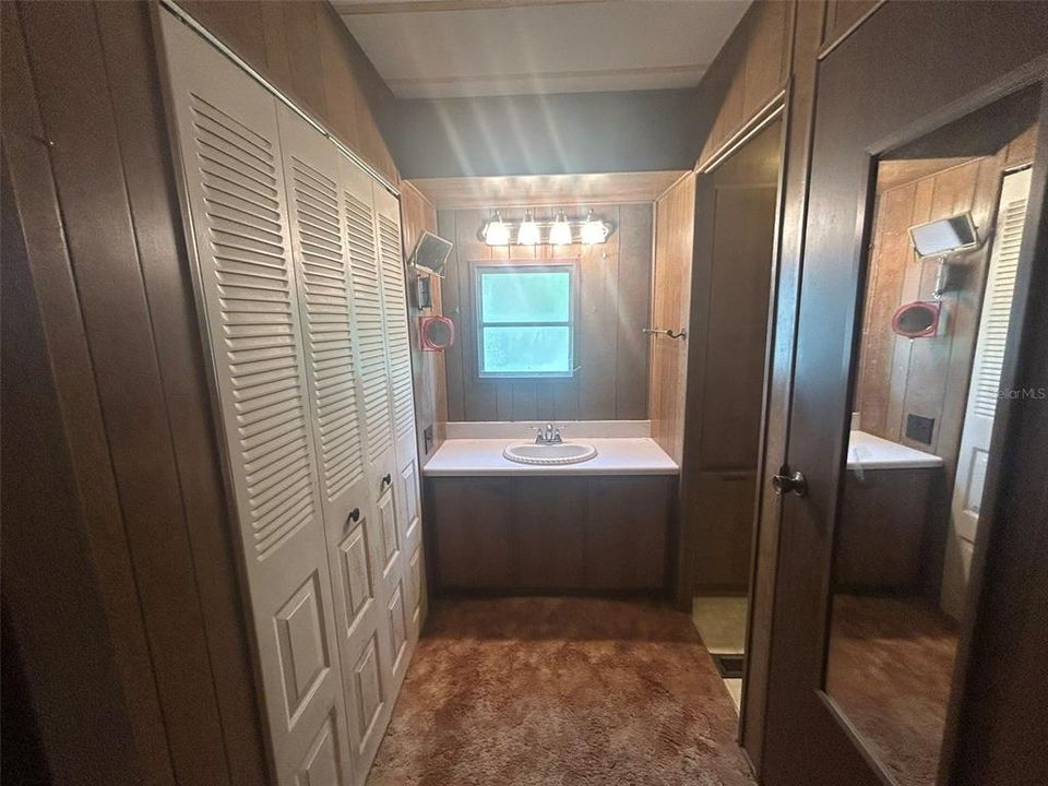 合同活跃: $75,000 (3 贝兹, 2 浴室, 1368 平方英尺)