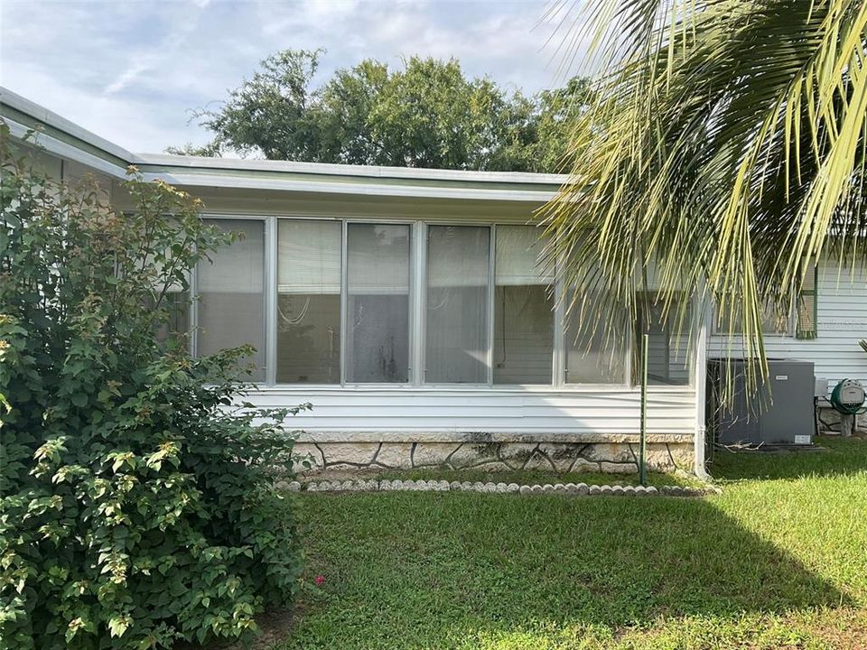 合同活跃: $75,000 (3 贝兹, 2 浴室, 1368 平方英尺)