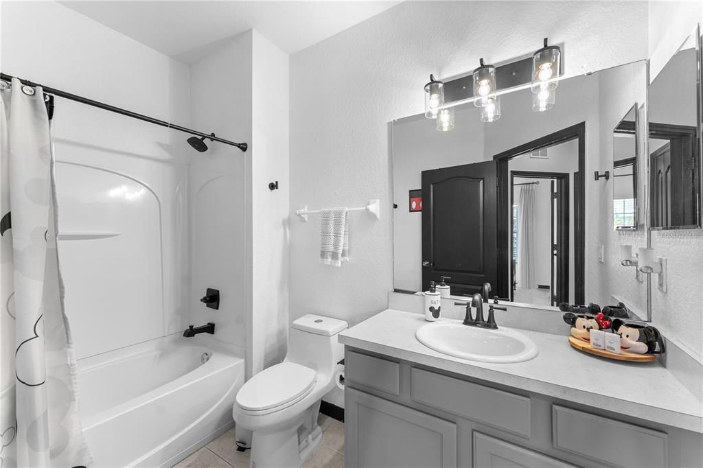 For Sale: $355,000 (4 beds, 3 baths, 1636 Square Feet)