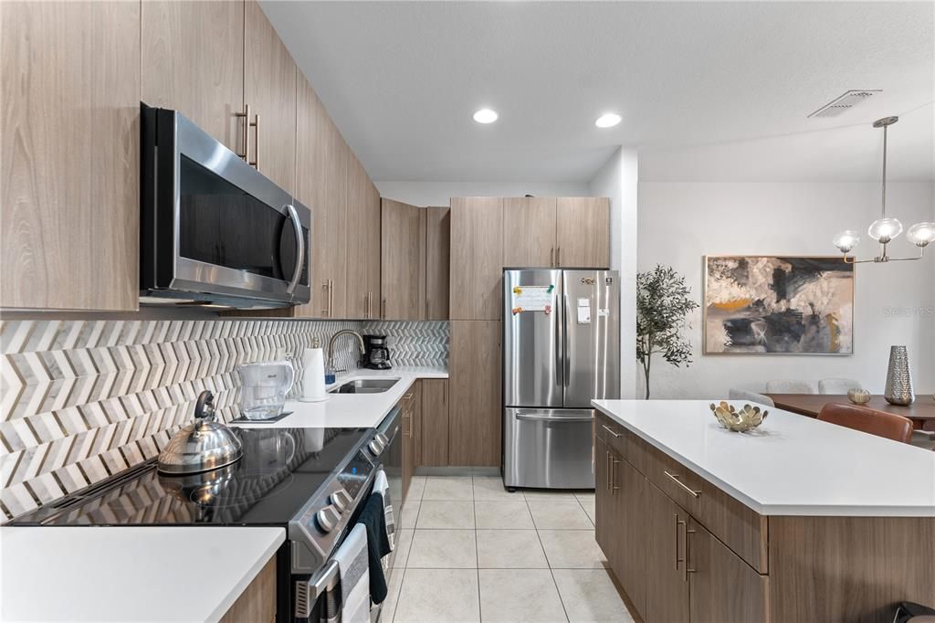 For Sale: $355,000 (4 beds, 3 baths, 1636 Square Feet)