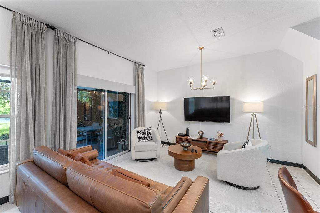 For Sale: $355,000 (4 beds, 3 baths, 1636 Square Feet)