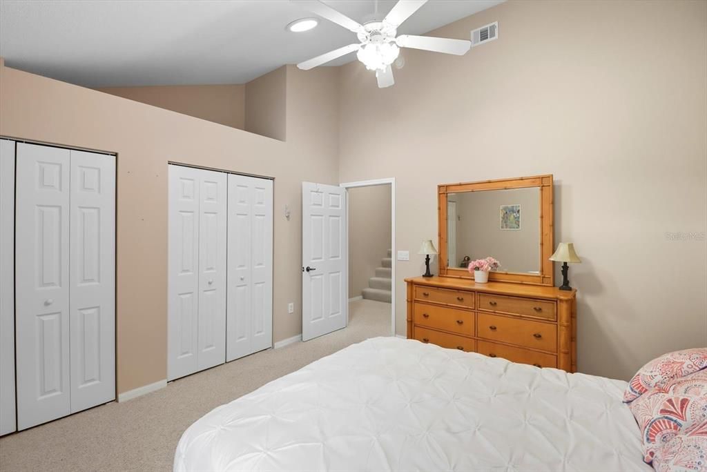 En Venta: $349,000 (2 camas, 2 baños, 1200 Pies cuadrados)