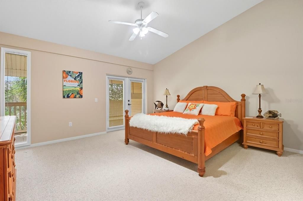 En Venta: $349,000 (2 camas, 2 baños, 1200 Pies cuadrados)