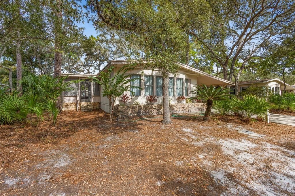 For Sale: $227,000 (2 beds, 2 baths, 1374 Square Feet)