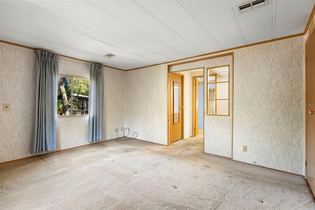 For Sale: $227,000 (2 beds, 2 baths, 1374 Square Feet)