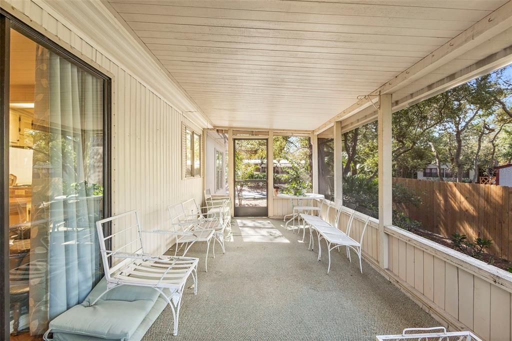 For Sale: $227,000 (2 beds, 2 baths, 1374 Square Feet)