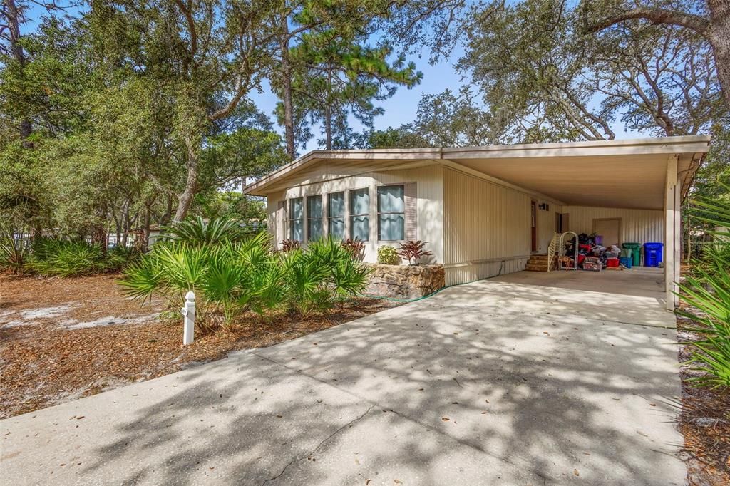 For Sale: $227,000 (2 beds, 2 baths, 1374 Square Feet)