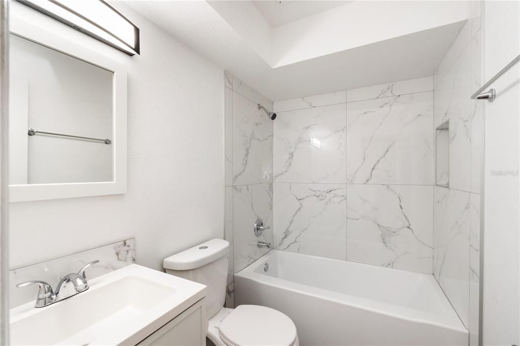 Activo con contrato: $1,800 (2 camas, 1 baños, 737 Pies cuadrados)