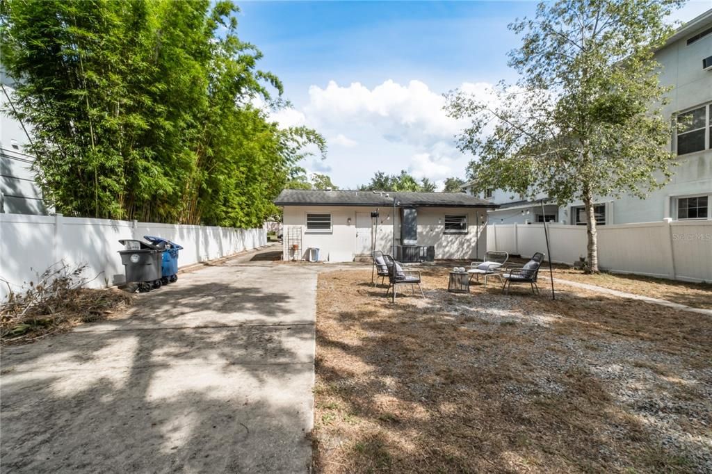 Activo con contrato: $1,800 (2 camas, 1 baños, 737 Pies cuadrados)